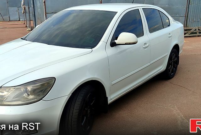 Шкода Октавия 2011 в Глухове на Automoto.ua Шкода Октавия, объемом двигателя 1.6 л и пробегом 316 тыс. км за 7899 $, фото 7 на Automoto.ua