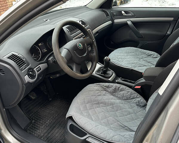 Шкода Октавия, объемом двигателя 1.8 л и пробегом 72 тыс. км за 12000 $, фото 11 на Automoto.ua