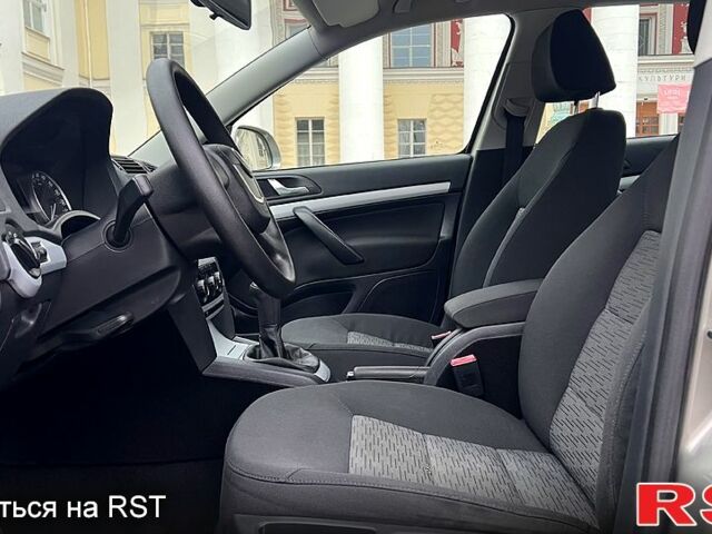 Шкода Октавия, объемом двигателя 18 л и пробегом 95 тыс. км за 9300 $, фото 8 на Automoto.ua