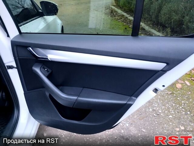 Шкода Октавия, объемом двигателя 2 л и пробегом 278 тыс. км за 11700 $, фото 11 на Automoto.ua