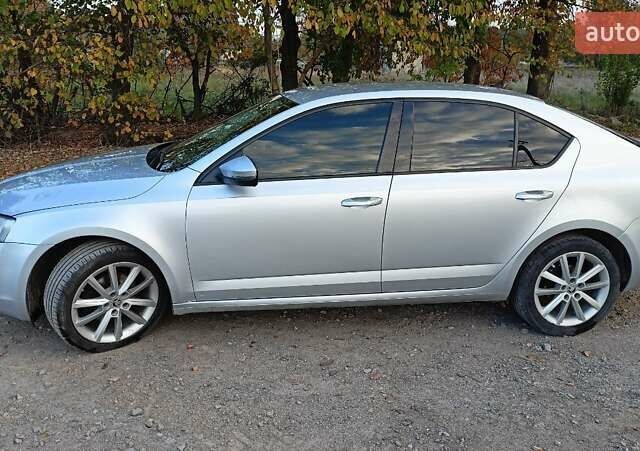 Шкода Октавія, об'ємом двигуна 2 л та пробігом 256 тис. км за 10000 $, фото 5 на Automoto.ua