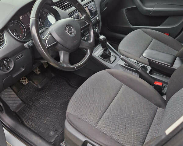 Шкода Октавия 2014 в Львове на Automoto.ua Шкода Октавия, объемом двигателя 1.6 л и пробегом 263 тыс. км за 9800 $, фото 8 на Automoto.ua