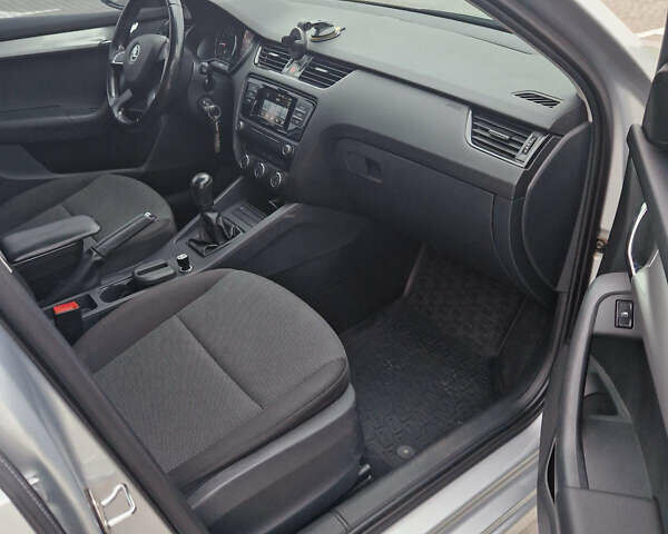 Шкода Октавия 2014 в Львове на Automoto.ua Шкода Октавия, объемом двигателя 1.6 л и пробегом 263 тыс. км за 9800 $, фото 7 на Automoto.ua