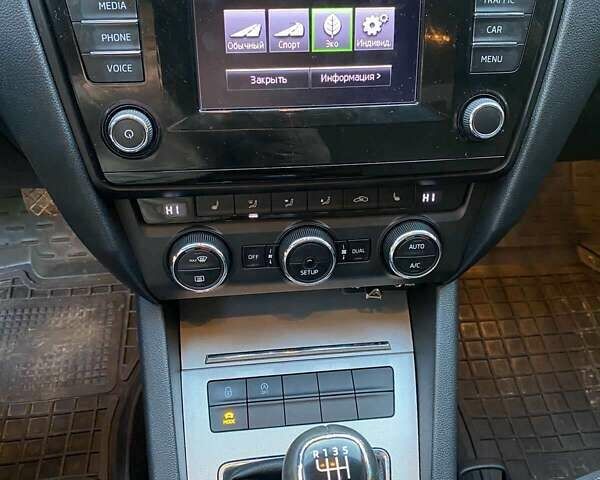 Шкода Октавия, объемом двигателя 1.6 л и пробегом 216 тыс. км за 11000 $, фото 4 на Automoto.ua