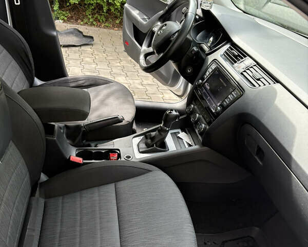 Шкода Октавия, объемом двигателя 1.6 л и пробегом 230 тыс. км за 12300 $, фото 8 на Automoto.ua