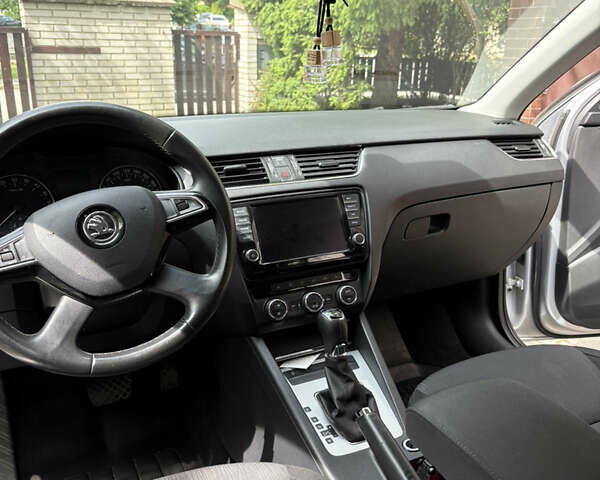 Шкода Октавия, объемом двигателя 1.6 л и пробегом 230 тыс. км за 12300 $, фото 4 на Automoto.ua