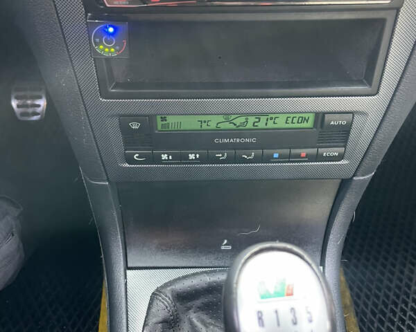 Желтый Шкода Октавия, объемом двигателя 1.78 л и пробегом 308 тыс. км за 4200 $, фото 4 на Automoto.ua