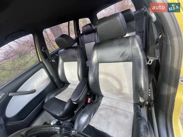 Желтый Шкода Октавия, объемом двигателя 1.78 л и пробегом 308 тыс. км за 4200 $, фото 11 на Automoto.ua