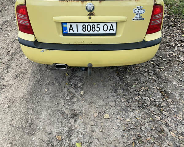 Желтый Шкода Октавия, объемом двигателя 1.78 л и пробегом 308 тыс. км за 4200 $, фото 1 на Automoto.ua