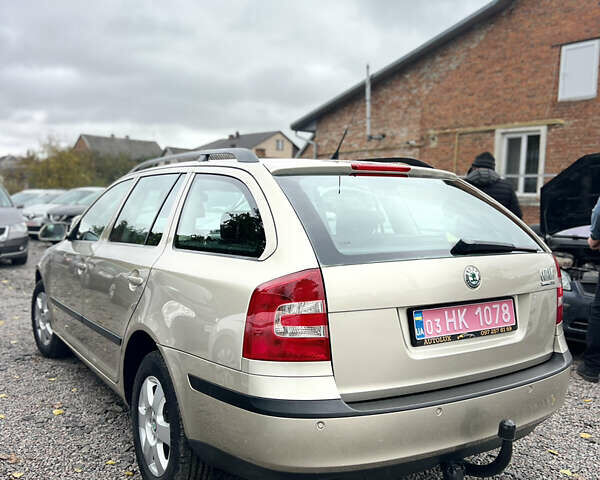 Жовтий Шкода Октавія, об'ємом двигуна 1.6 л та пробігом 213 тис. км за 6450 $, фото 5 на Automoto.ua
