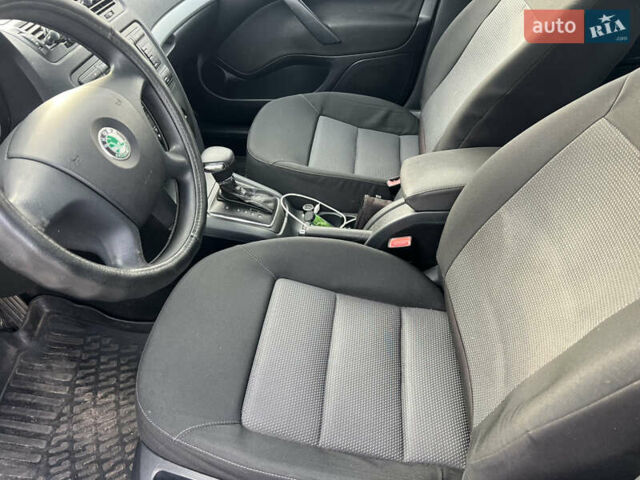 Жовтий Шкода Октавія, об'ємом двигуна 1.6 л та пробігом 257 тис. км за 5399 $, фото 14 на Automoto.ua