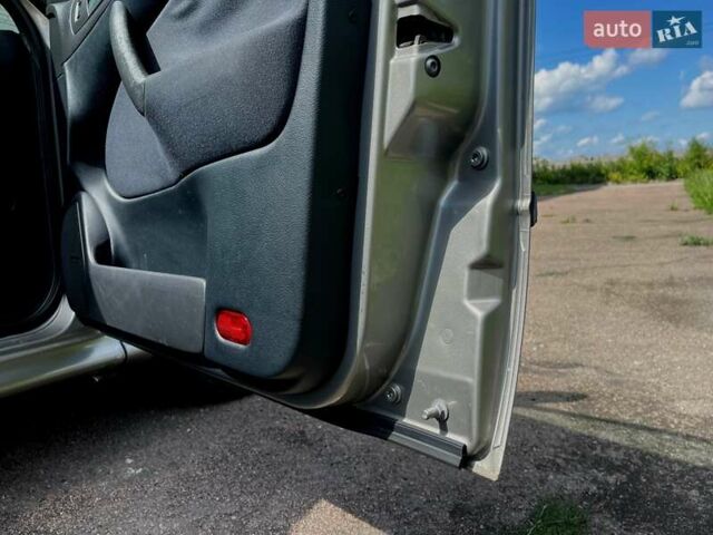 Желтый Шкода Октавия, объемом двигателя 1.6 л и пробегом 247 тыс. км за 5800 $, фото 27 на Automoto.ua