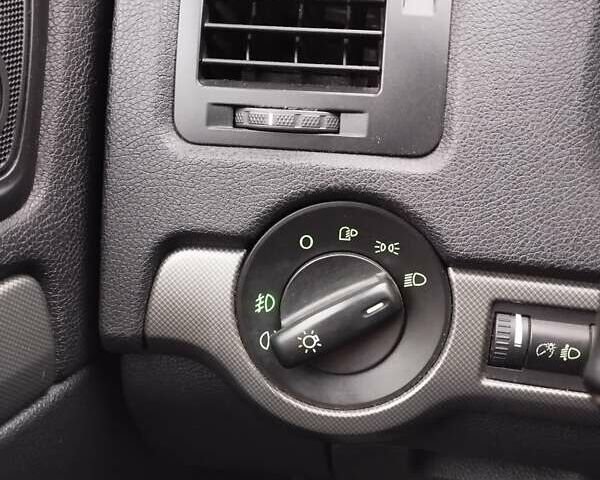 Жовтий Шкода Октавія, об'ємом двигуна 1.6 л та пробігом 231 тис. км за 5800 $, фото 17 на Automoto.ua