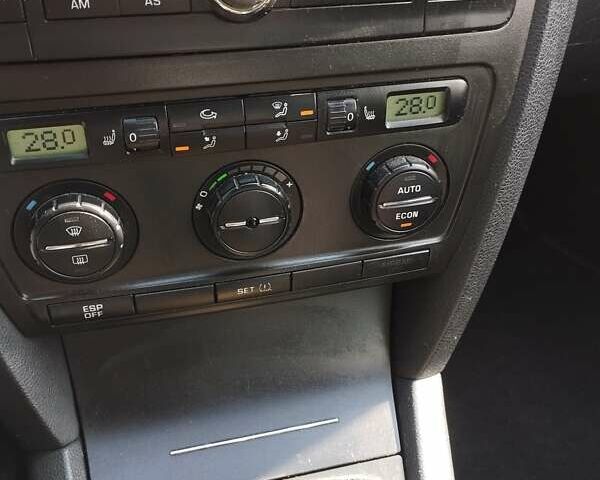 Желтый Шкода Октавия, объемом двигателя 1.6 л и пробегом 230 тыс. км за 5800 $, фото 25 на Automoto.ua