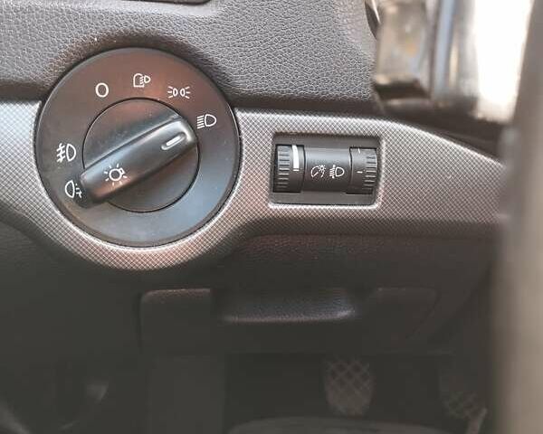 Желтый Шкода Октавия, объемом двигателя 1.6 л и пробегом 230 тыс. км за 5800 $, фото 22 на Automoto.ua