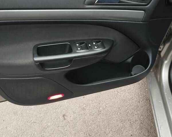 Жовтий Шкода Октавія, об'ємом двигуна 1.6 л та пробігом 231 тис. км за 5800 $, фото 19 на Automoto.ua