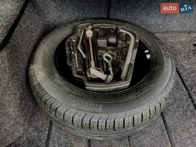 Желтый Шкода Октавия, объемом двигателя 1.6 л и пробегом 247 тыс. км за 5800 $, фото 22 на Automoto.ua