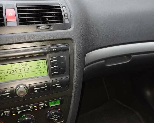 Желтый Шкода Октавия, объемом двигателя 1.6 л и пробегом 230 тыс. км за 5500 $, фото 24 на Automoto.ua