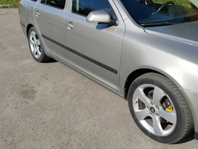 Жовтий Шкода Октавія, об'ємом двигуна 1.6 л та пробігом 230 тис. км за 5800 $, фото 4 на Automoto.ua