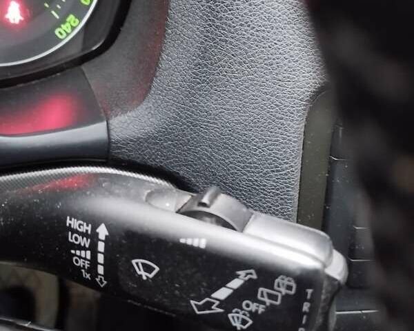 Жовтий Шкода Октавія, об'ємом двигуна 1.6 л та пробігом 231 тис. км за 5800 $, фото 16 на Automoto.ua