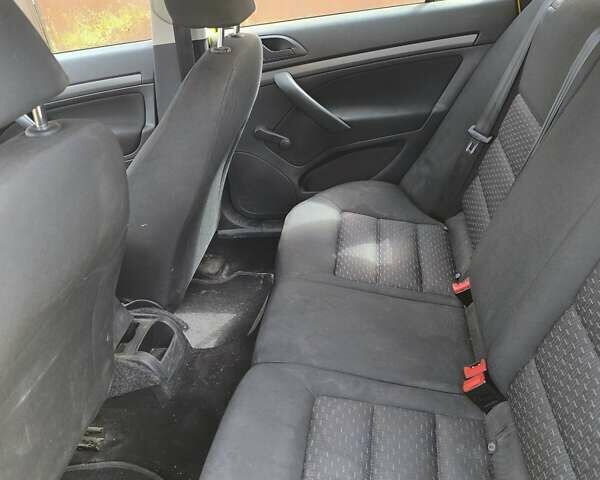 Жовтий Шкода Октавія, об'ємом двигуна 1.6 л та пробігом 430 тис. км за 6700 $, фото 4 на Automoto.ua