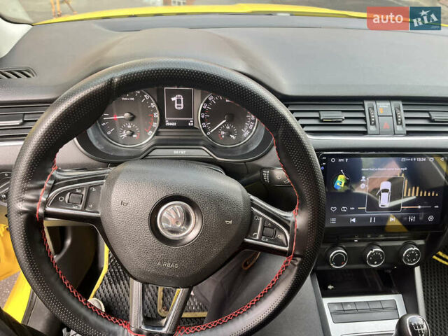 Желтый Шкода Октавия, объемом двигателя 1.6 л и пробегом 254 тыс. км за 8500 $, фото 13 на Automoto.ua