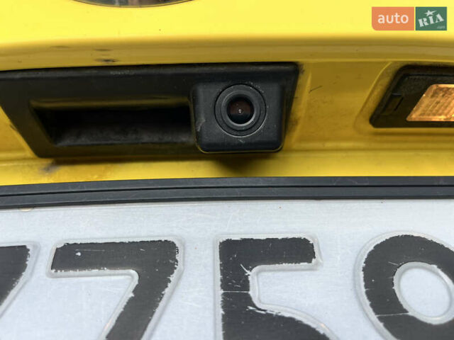 Желтый Шкода Октавия, объемом двигателя 1.6 л и пробегом 254 тыс. км за 8500 $, фото 8 на Automoto.ua