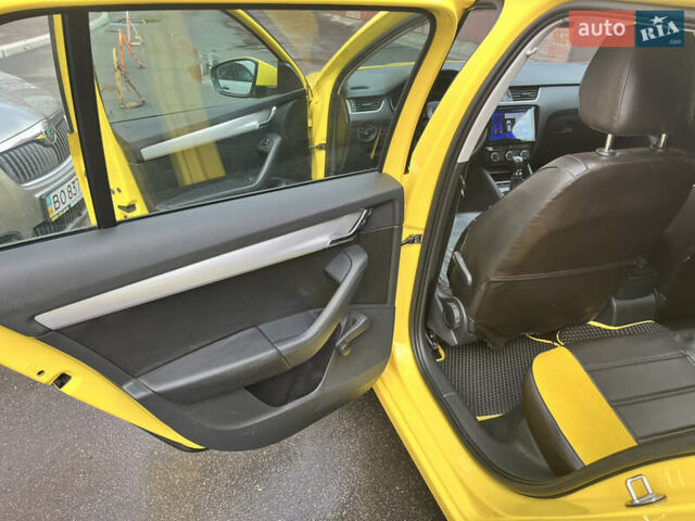 Желтый Шкода Октавия, объемом двигателя 1.6 л и пробегом 254 тыс. км за 8500 $, фото 11 на Automoto.ua