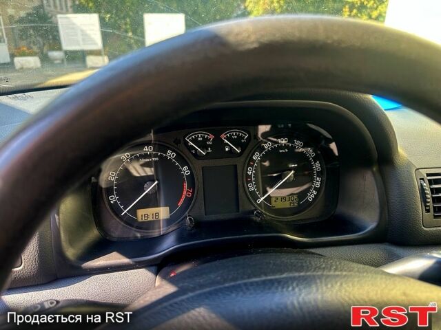 Шкода Октавия 2001 в Киеве на Automoto.ua Желтый Шкода Октавия, объемом двигателя 2 л и пробегом 199 тыс. км за 4300 $, фото 7 на Automoto.ua