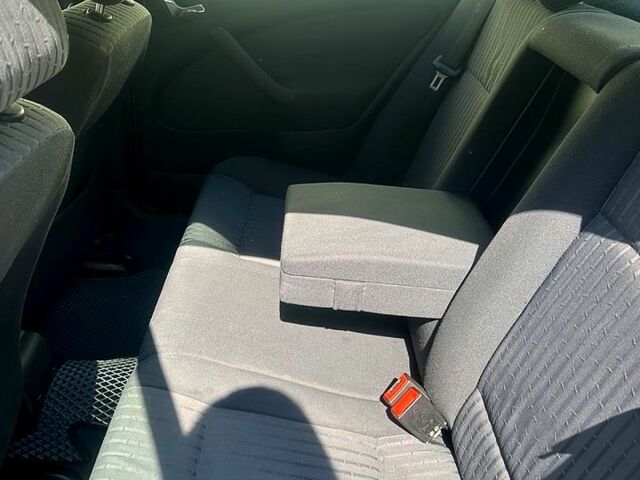 Шкода Октавия 2001 в Киеве на Automoto.ua Желтый Шкода Октавия, объемом двигателя 2 л и пробегом 199 тыс. км за 4300 $, фото 9 на Automoto.ua