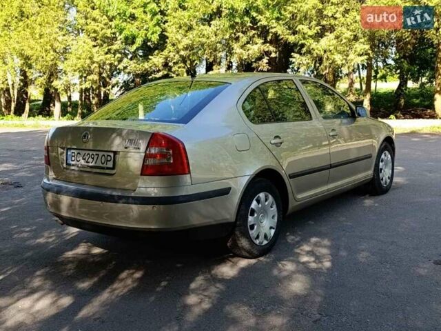 Желтый Шкода Октавия, объемом двигателя 1.6 л и пробегом 171 тыс. км за 5500 $, фото 11 на Automoto.ua