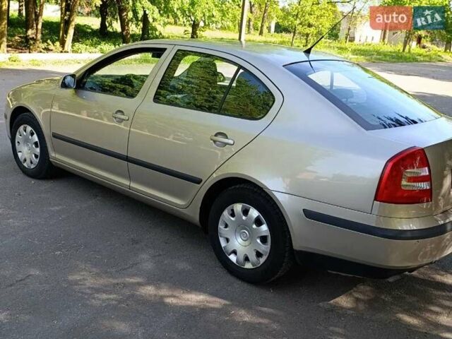 Желтый Шкода Октавия, объемом двигателя 1.6 л и пробегом 171 тыс. км за 5500 $, фото 14 на Automoto.ua