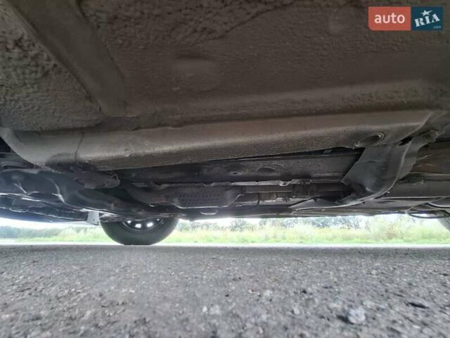Желтый Шкода Октавия, объемом двигателя 1.6 л и пробегом 215 тыс. км за 4300 $, фото 48 на Automoto.ua