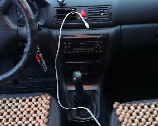 Желтый Шкода Октавия, объемом двигателя 1.6 л и пробегом 210 тыс. км за 4800 $, фото 8 на Automoto.ua