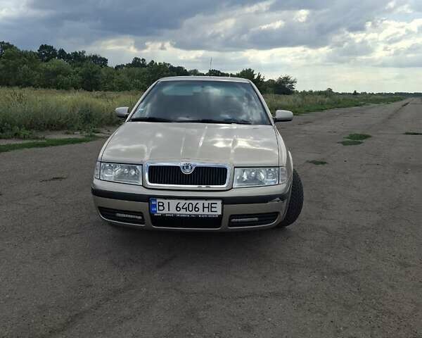 Желтый Шкода Октавия, объемом двигателя 1.6 л и пробегом 215 тыс. км за 4300 $, фото 11 на Automoto.ua