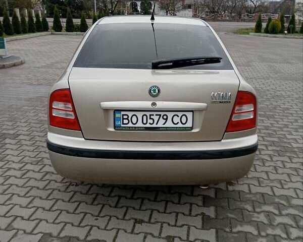 Желтый Шкода Октавия, объемом двигателя 1.6 л и пробегом 210 тыс. км за 4800 $, фото 4 на Automoto.ua