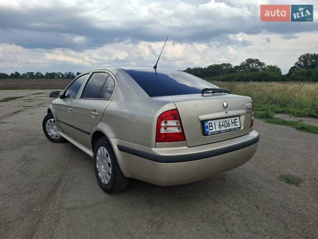 Желтый Шкода Октавия, объемом двигателя 1.6 л и пробегом 215 тыс. км за 4300 $, фото 2 на Automoto.ua