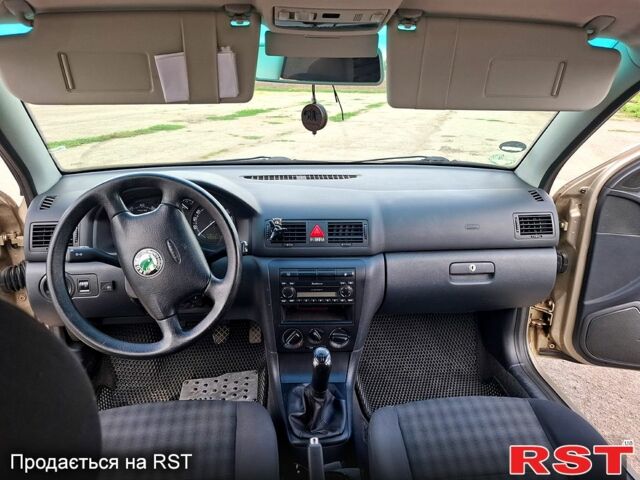 Жовтий Шкода Октавія, об'ємом двигуна 1.6 л та пробігом 210 тис. км за 5000 $, фото 3 на Automoto.ua