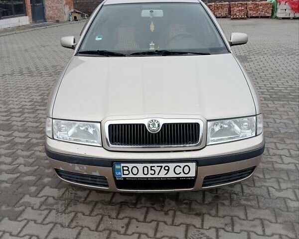 Желтый Шкода Октавия, объемом двигателя 1.6 л и пробегом 210 тыс. км за 4800 $, фото 6 на Automoto.ua