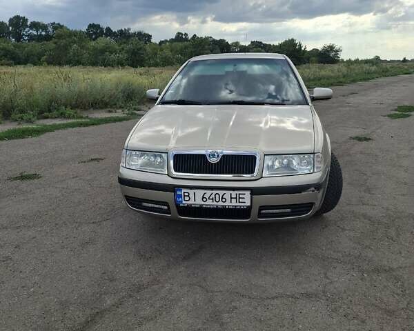 Желтый Шкода Октавия, объемом двигателя 1.6 л и пробегом 215 тыс. км за 4300 $, фото 12 на Automoto.ua