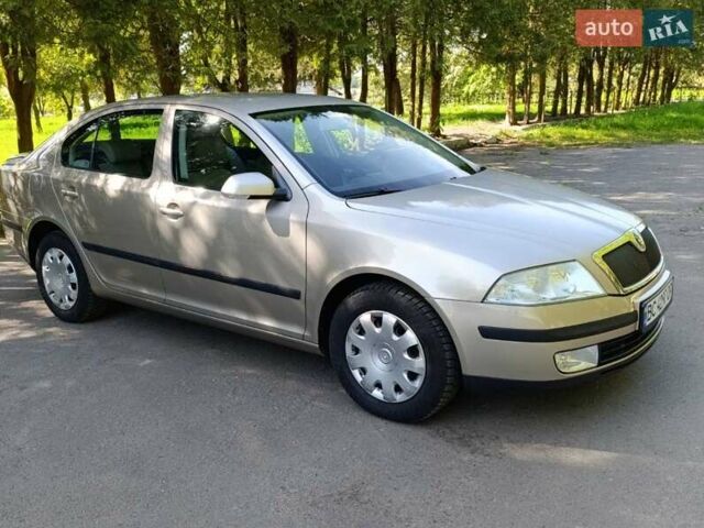Желтый Шкода Октавия, объемом двигателя 1.6 л и пробегом 171 тыс. км за 5500 $, фото 2 на Automoto.ua