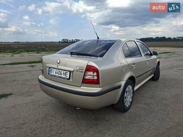 Желтый Шкода Октавия, объемом двигателя 1.6 л и пробегом 215 тыс. км за 4300 $, фото 4 на Automoto.ua