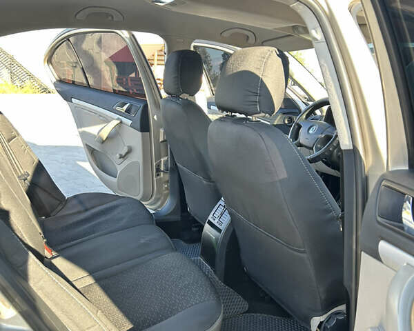 Желтый Шкода Октавия, объемом двигателя 1.6 л и пробегом 205 тыс. км за 6200 $, фото 15 на Automoto.ua