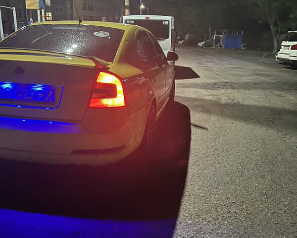 Жовтий Шкода Октавія, об'ємом двигуна 1.98 л та пробігом 250 тис. км за 8469 $, фото 3 на Automoto.ua