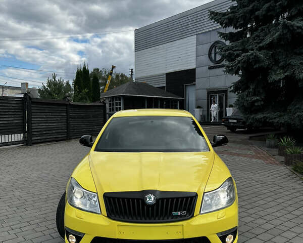 Желтый Шкода Октавия, объемом двигателя 1.98 л и пробегом 250 тыс. км за 7700 $, фото 1 на Automoto.ua