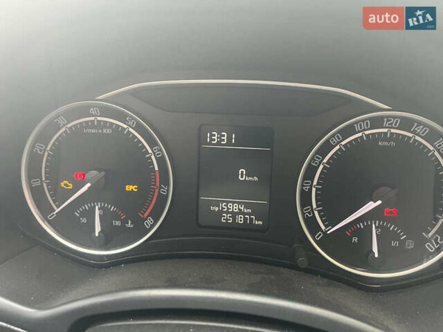 Жовтий Шкода Октавія, об'ємом двигуна 1.98 л та пробігом 250 тис. км за 8469 $, фото 5 на Automoto.ua