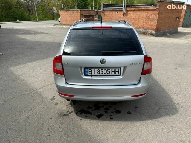 Сірий Шкода Октавія, об'ємом двигуна 0 л та пробігом 205 тис. км за 8000 $, фото 6 на Automoto.ua