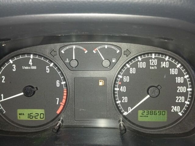 Серый Шкода Октавия, объемом двигателя 2 л и пробегом 239 тыс. км за 3300 $, фото 1 на Automoto.ua