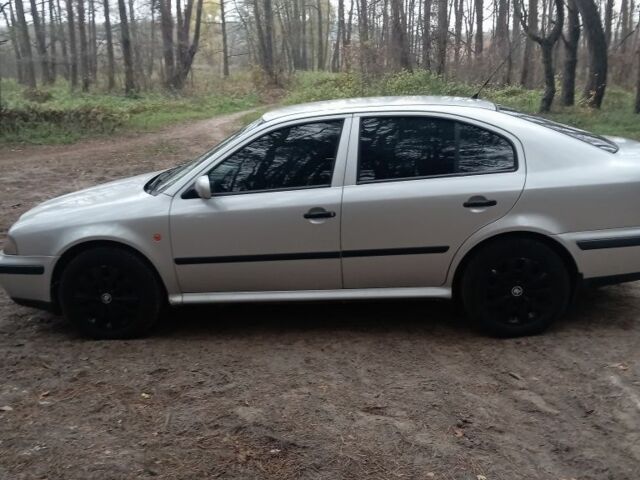 Серый Шкода Октавия, объемом двигателя 2 л и пробегом 239 тыс. км за 3300 $, фото 5 на Automoto.ua