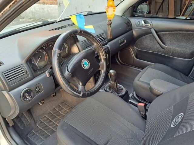 Серый Шкода Октавия, объемом двигателя 1.6 л и пробегом 350 тыс. км за 4500 $, фото 5 на Automoto.ua